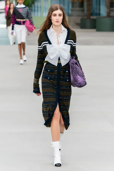 Look 8